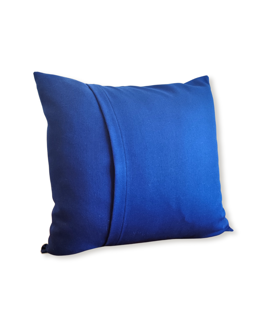 il retro del cuscino da divano 40x40 cm è di colore blu, sfoderabile e lavabile. uno dei tanti colori a disposizione.
